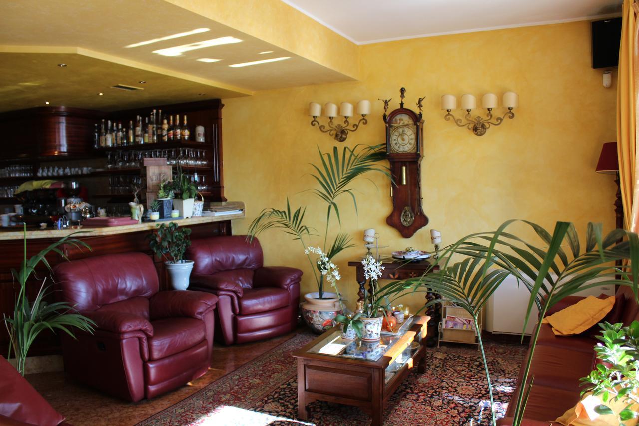 Hotel La Dolce Vita Кавайон-Веронезе Экстерьер фото